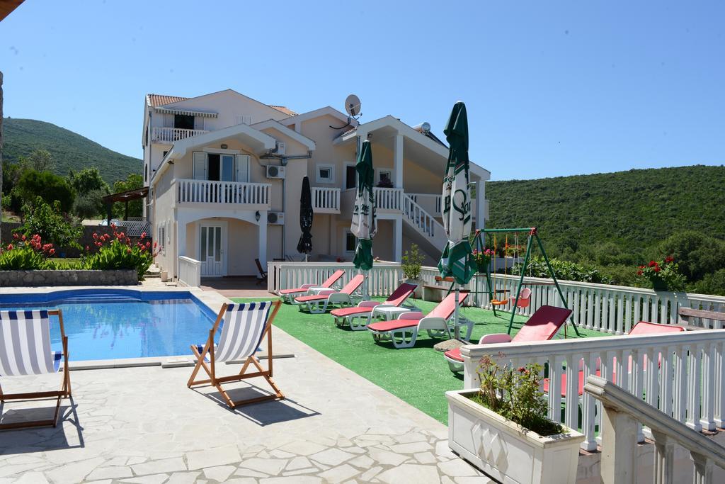 Apartments Vila Lazarevic Tivat Kültér fotó