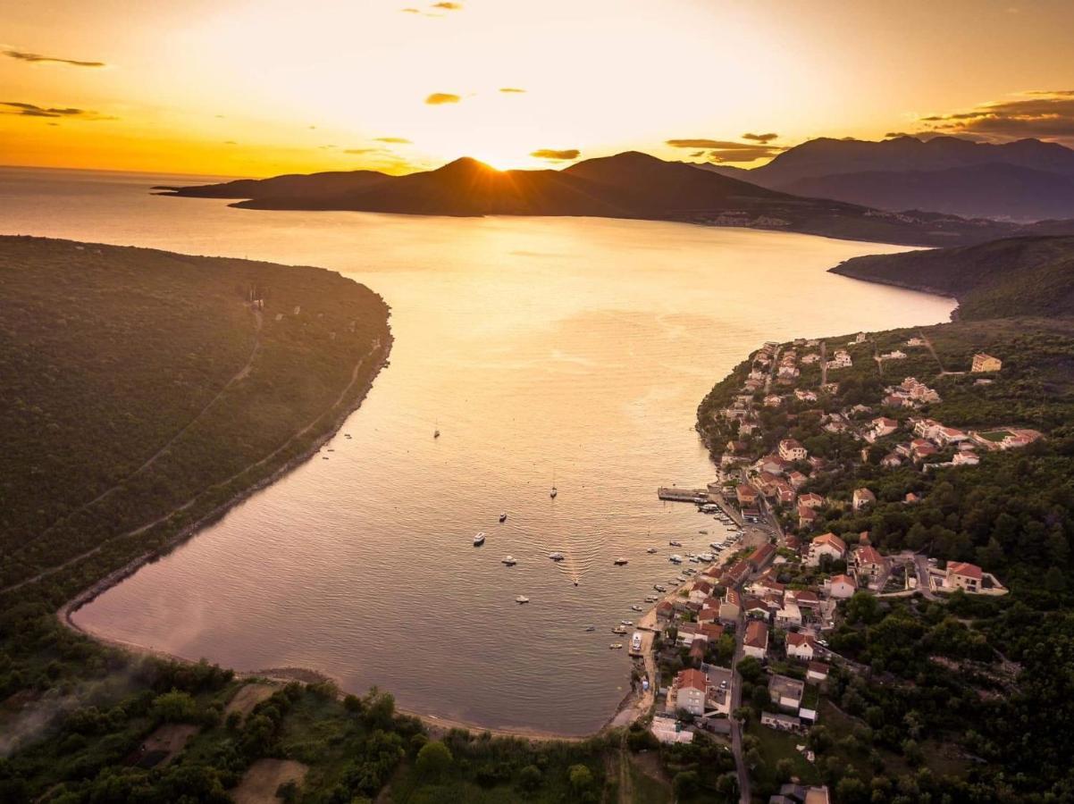 Apartments Vila Lazarevic Tivat Kültér fotó